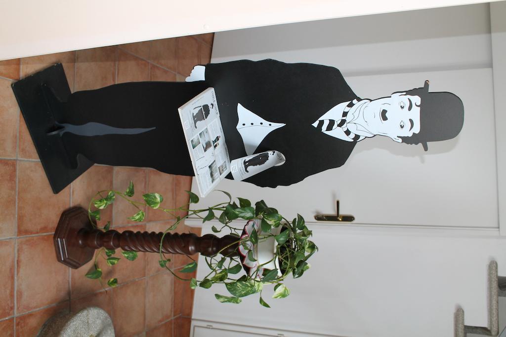 Charlie Chaplin Bed & Breakfast Tamara Ngoại thất bức ảnh